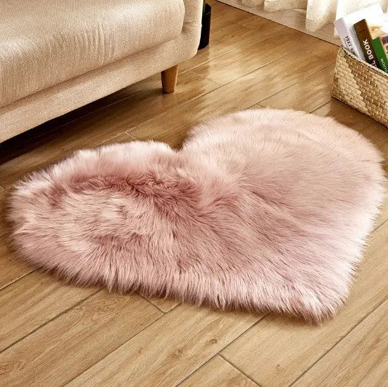 Plush Heart-Shaped Fluffy Rug - Soft Non-Slip Mat for Bedroom, Sofa & Living Room - view 10